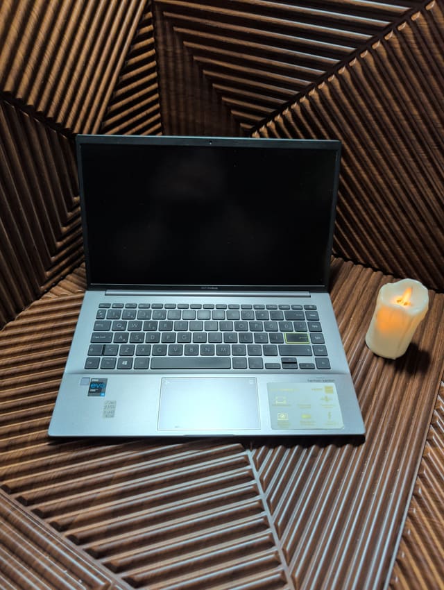 ASUS VivoBook X435EA_S435EA, photo réelle