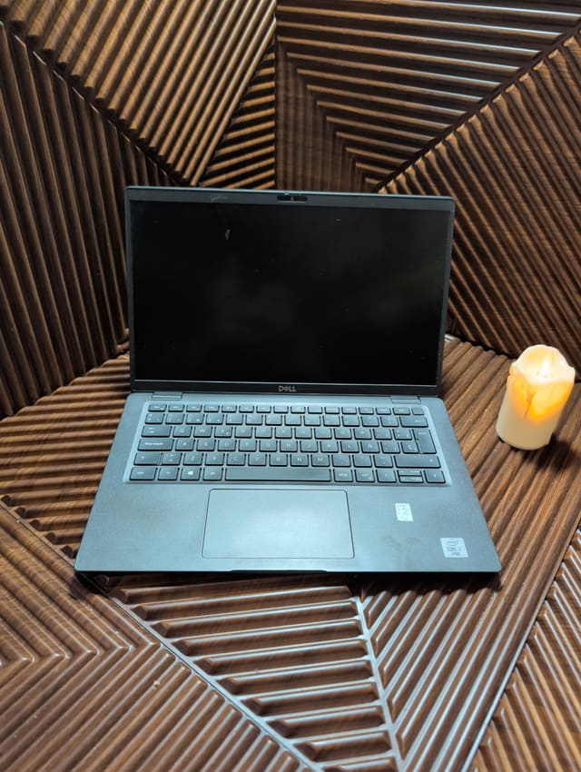 Dell Latitude 7410, photo réelle