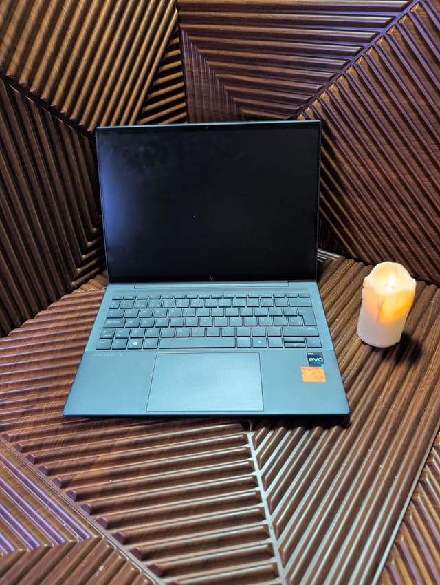 HP Dragonfly 13 G4, photo réelle