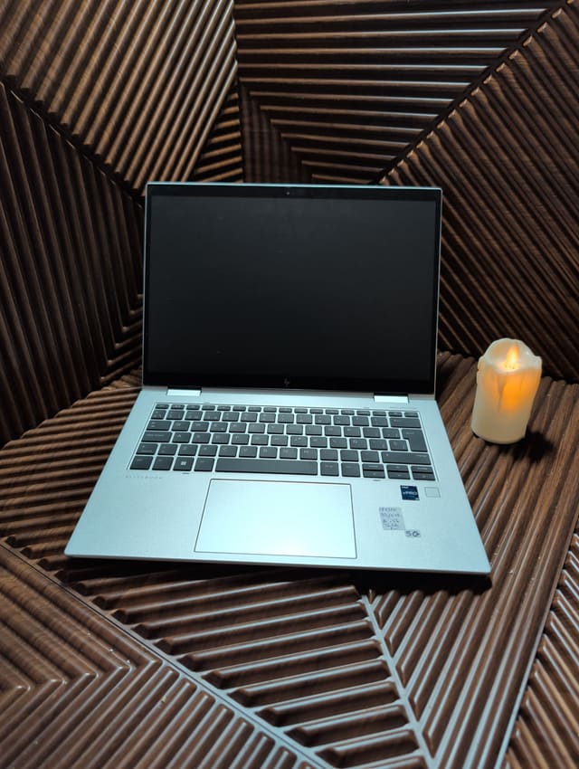 HP Elite x360 1040 14 G10 2-in-1, photo réelle