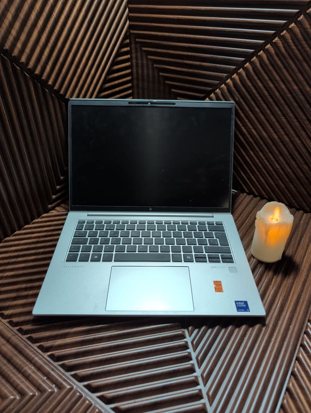 HP EliteBook 840 14 G11, photo réelle