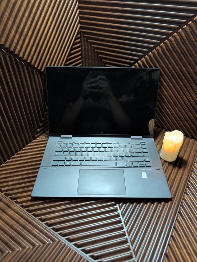 HP ENVY x360 2-in-1 15-ey0xxx, photo réelle