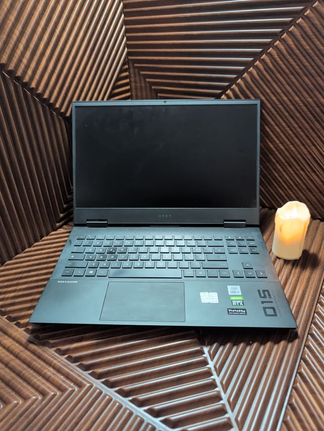 HP OMEN 15-ek0xxx, photo réelle