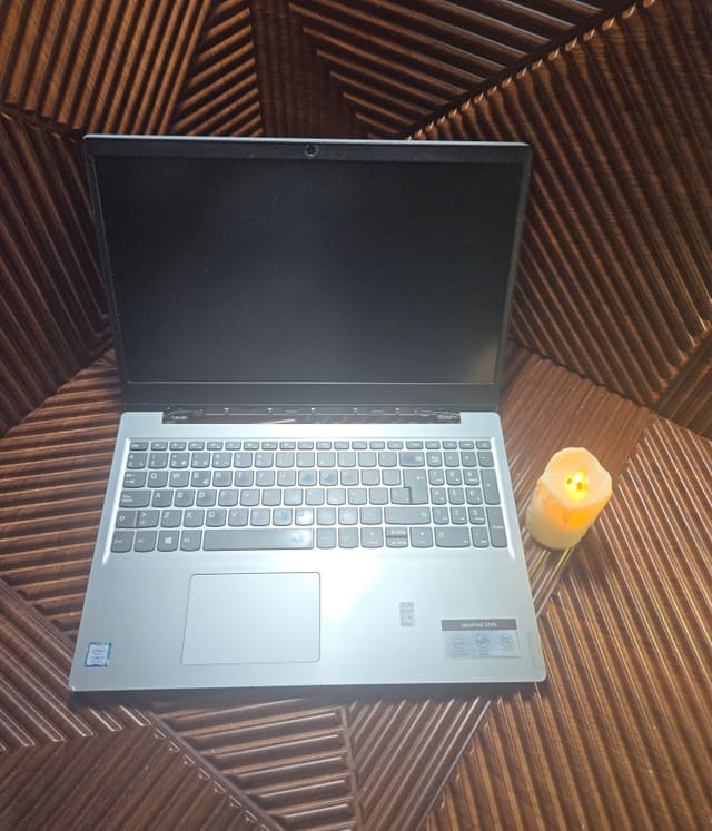 Lenovo IdeaPad S145-15IWL, photo réelle