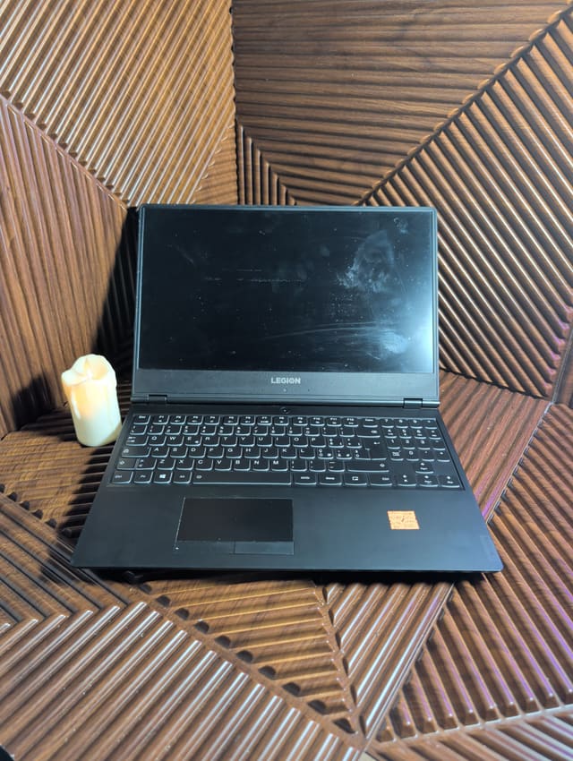 Lenovo Legion Y540-15IRH-PG0, photo réelle