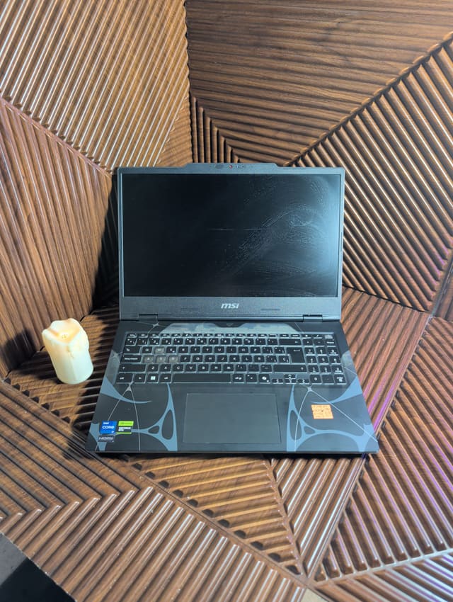 MSI Cyborg 15 B13WFKG, photo réelle