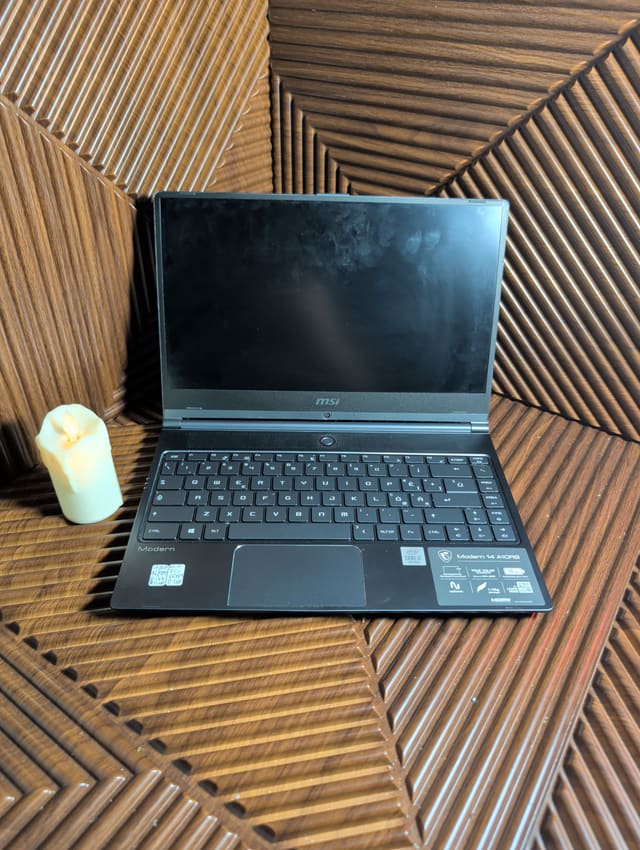 MSI Modern 14 A10RB, photo réelle