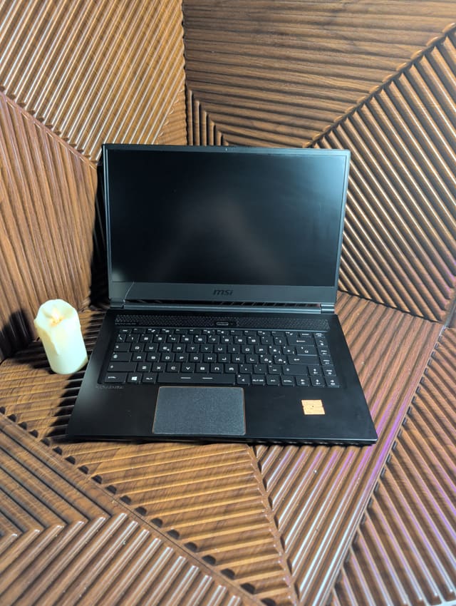 MSI GS65 Stealth Thin 8RF, photo réelle