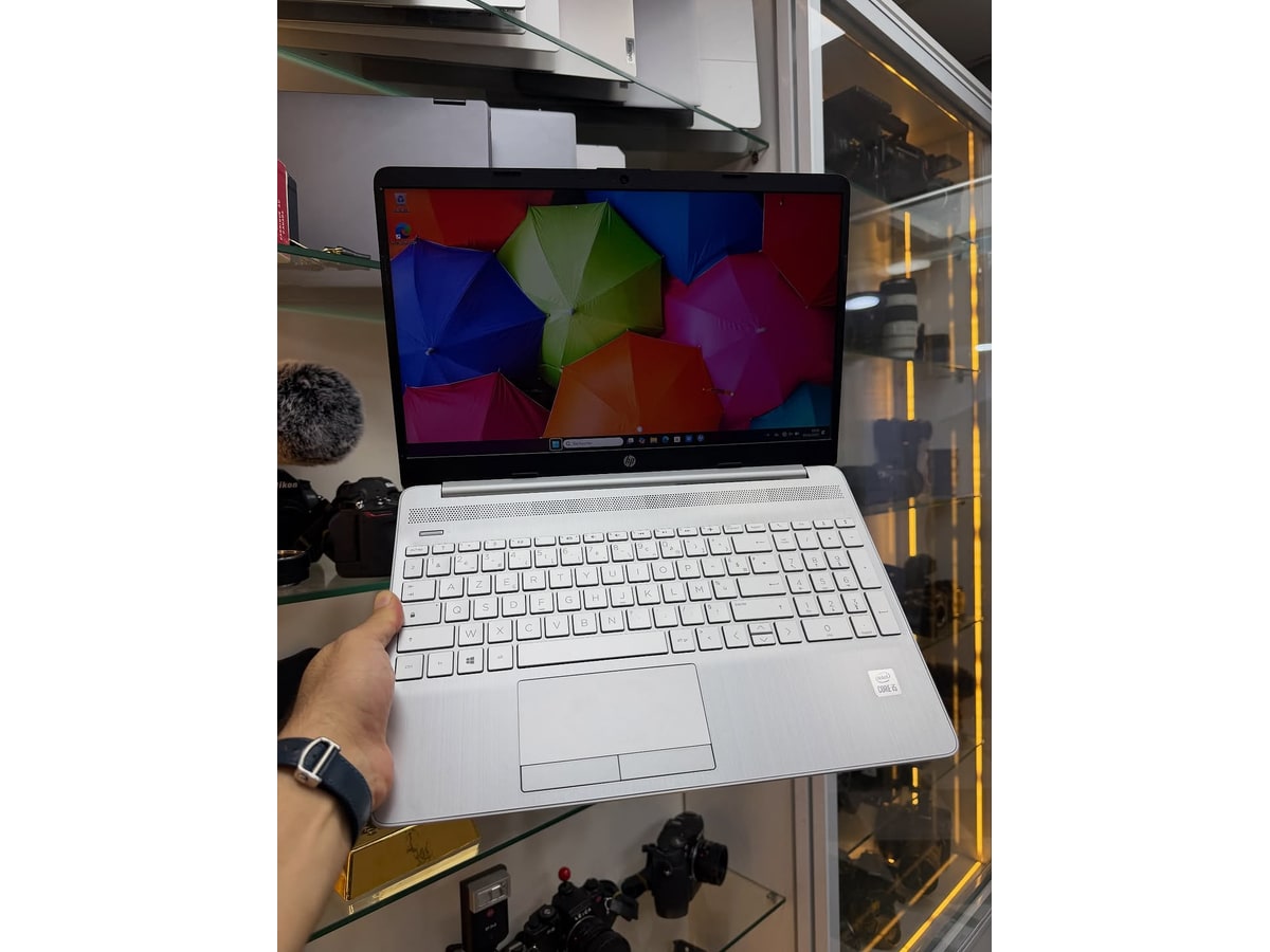 HP Laptop 15-dw1xxx - I7-10510U - 8GB - 256 - 15" - 83%