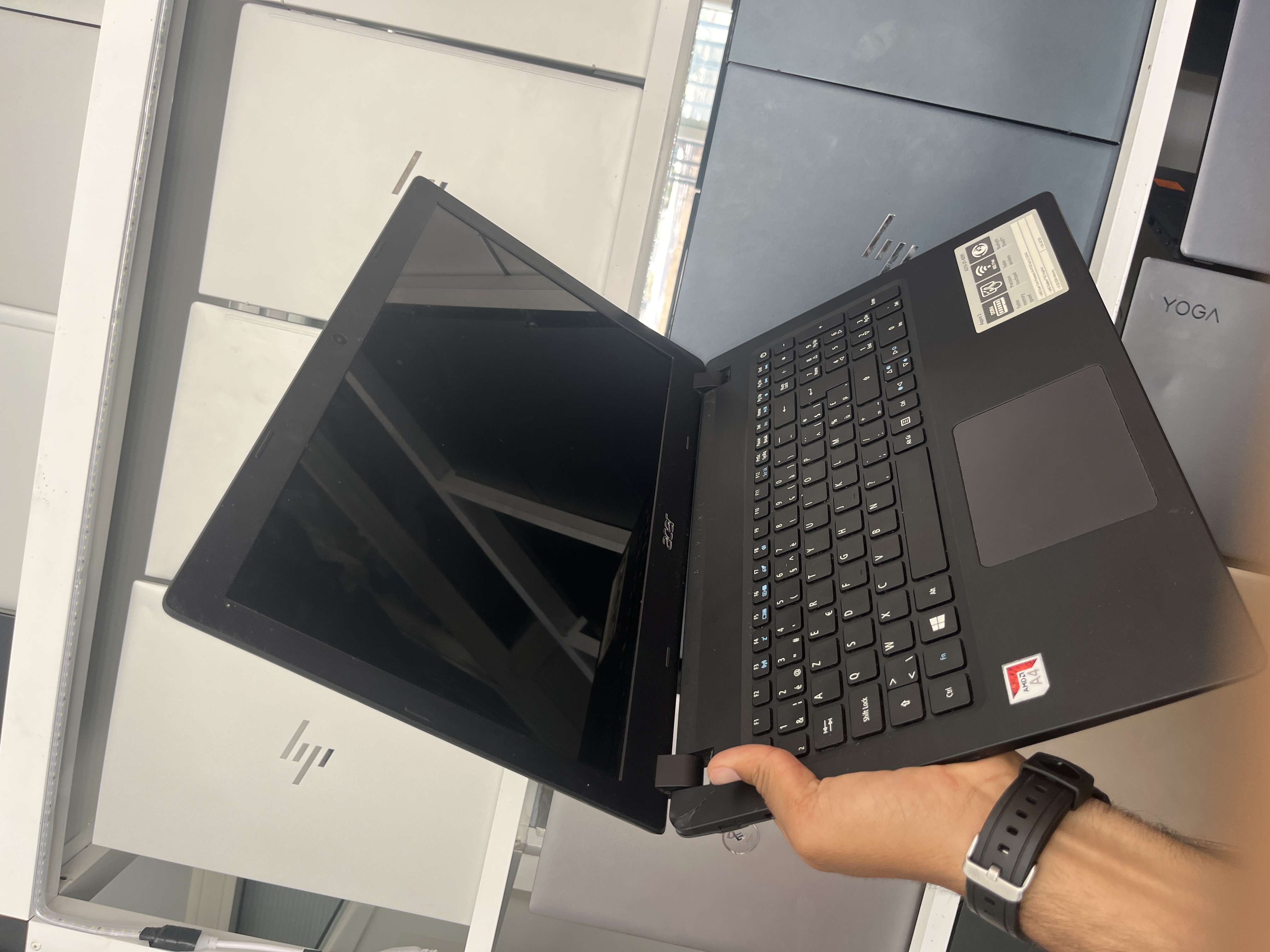 Acer Aspire A315-21G - AMD A4-9120 RADEON R3, 4 COMPUTE CORES 2C+2G - 4GB - 256 - 15" - N/A