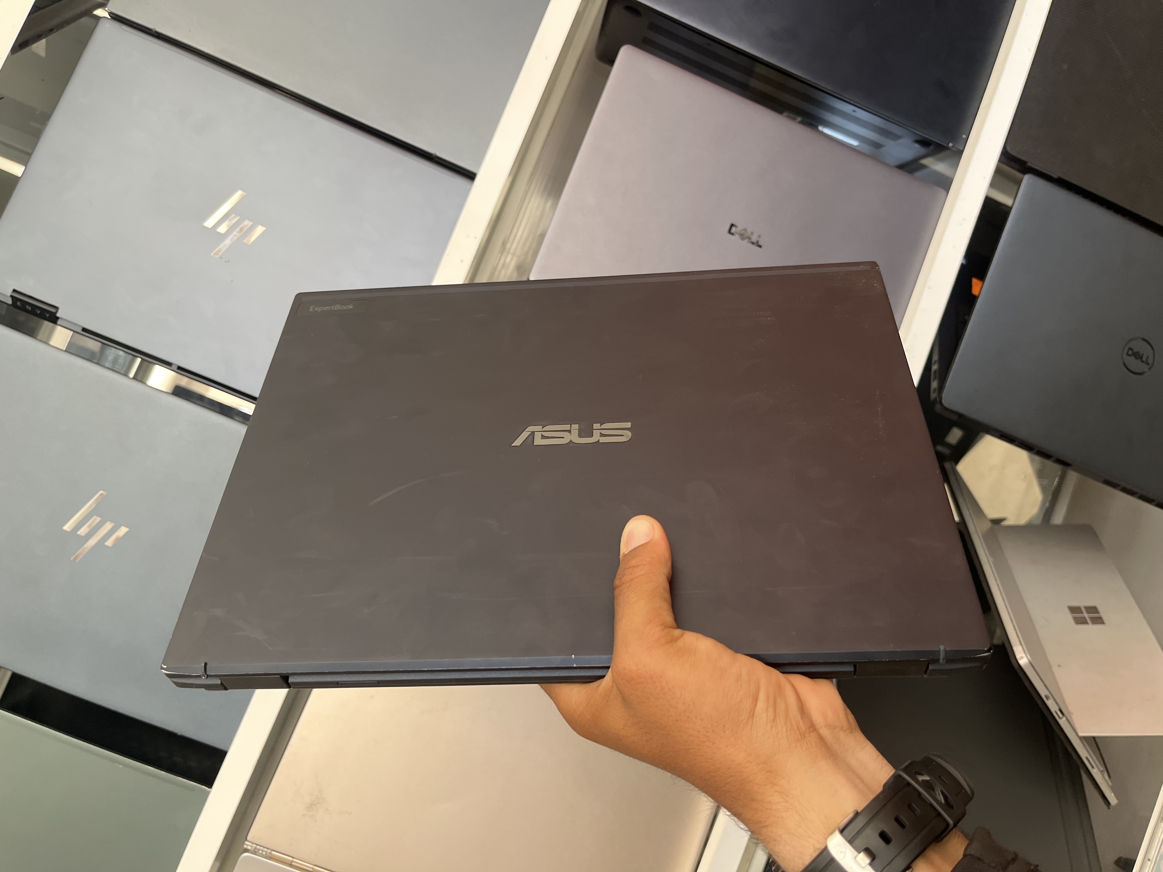 ASUSTeK COMPUTER INC. ASUS EXPERTBOOK B5404CVA_B5404CVA - I5-1335U - 16GB - 256 - 14" (tactile) - 95% (243Cy)