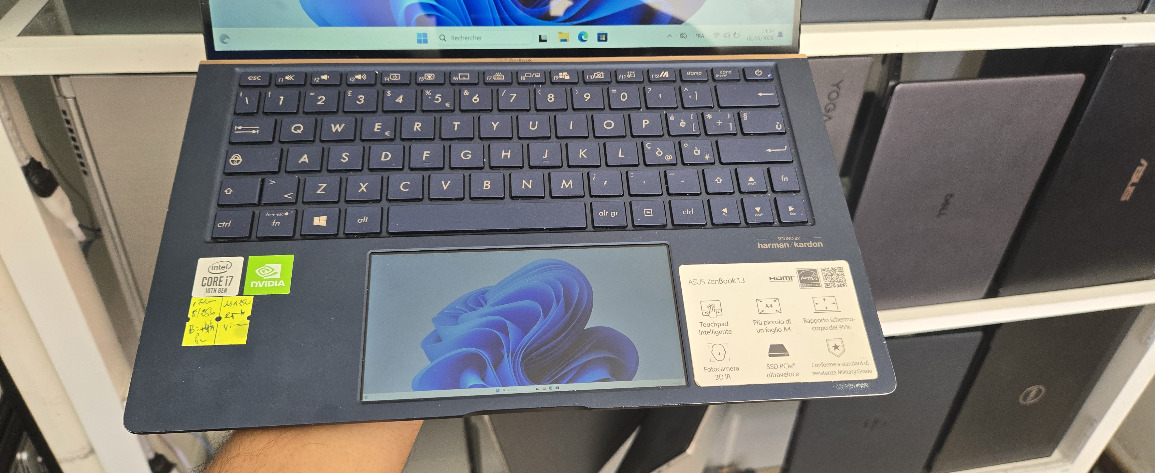 ASUSTeK COMPUTER INC. ZenBook UX334FLC_UX334FL - I7-10510U - 8GB - 256 - 13" (tactile), 6" (tactile) - GeForce MX250 / 69% (221Cy)