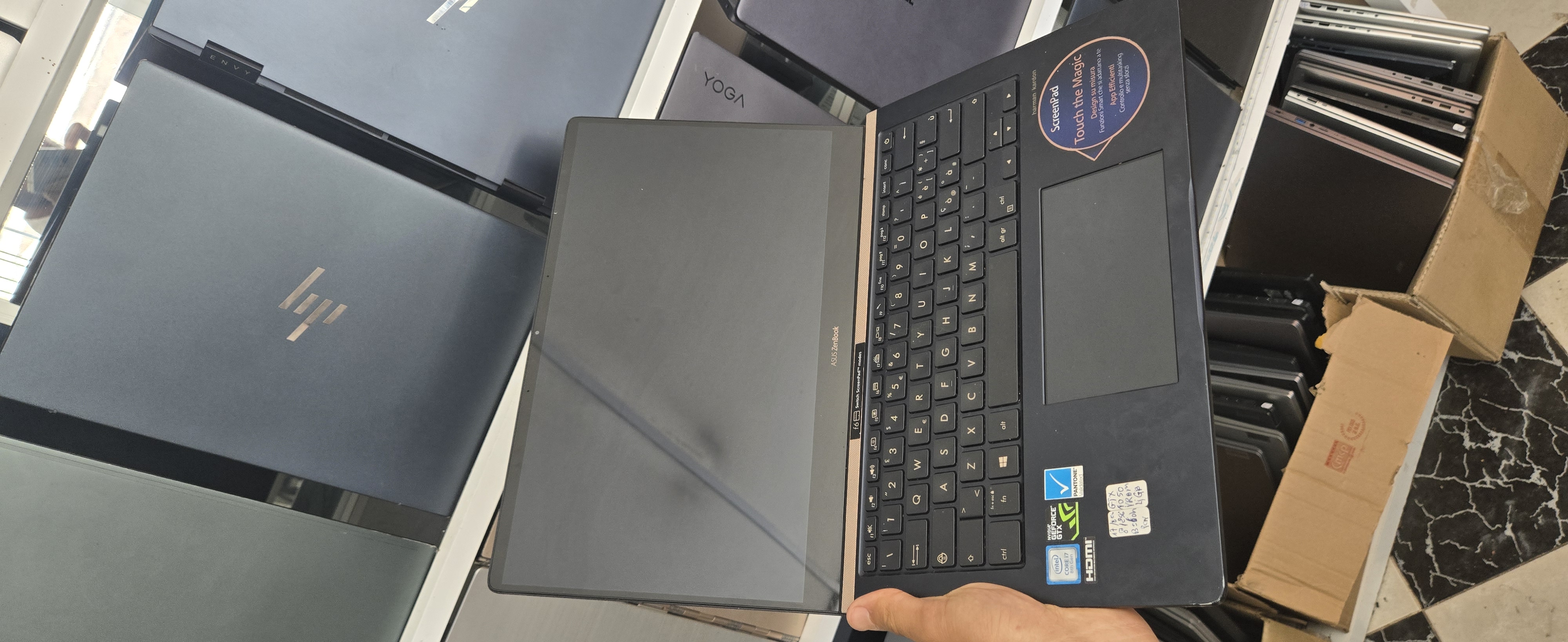 ASUSTeK COMPUTER INC. ZenBook UX450FDX_UX480FD - I7-8565U - 8GB - 256 - 14" - GeForce GTX 1050 with Max-Q Design / 79% (129Cy)