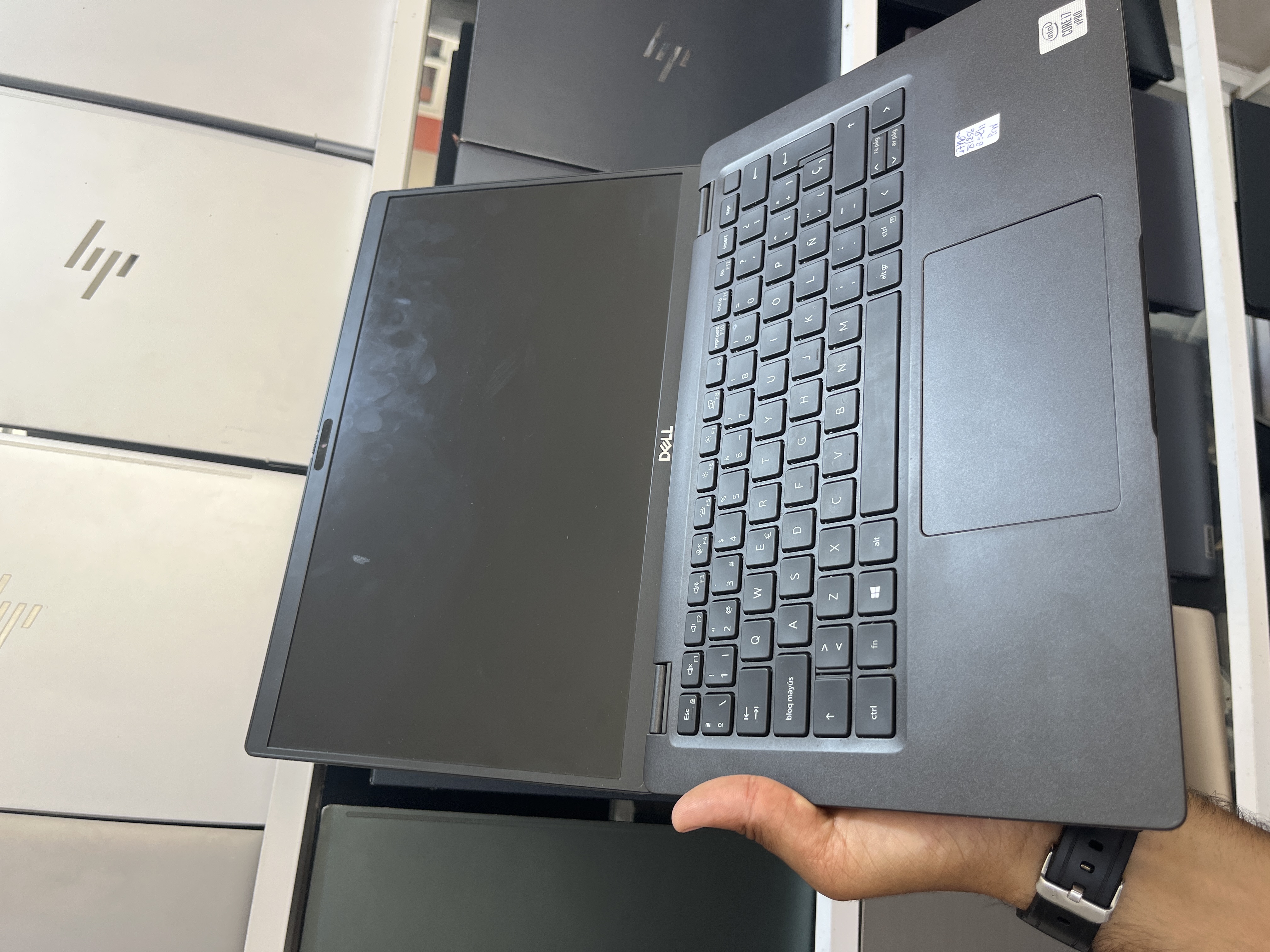 Dell Latitude 7410 - I7-10610U - 8GB - 256 - 14" - 44% - I7-10610U - 8GB - 256 - 14" - 44%