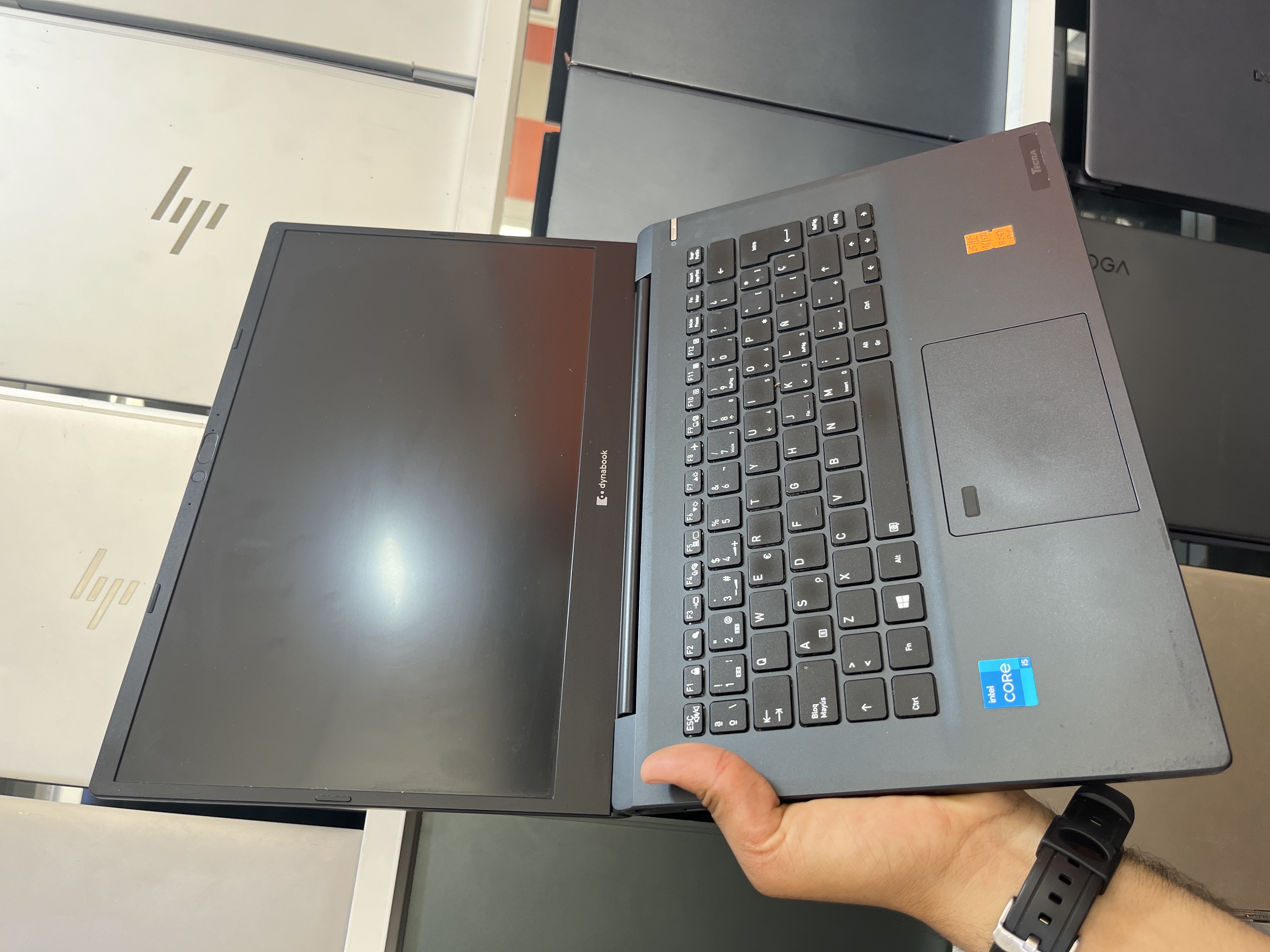 Dynabook Inc. TECRA A40-J - I5-1135G7 - 16GB - 128 - 14" - 70%