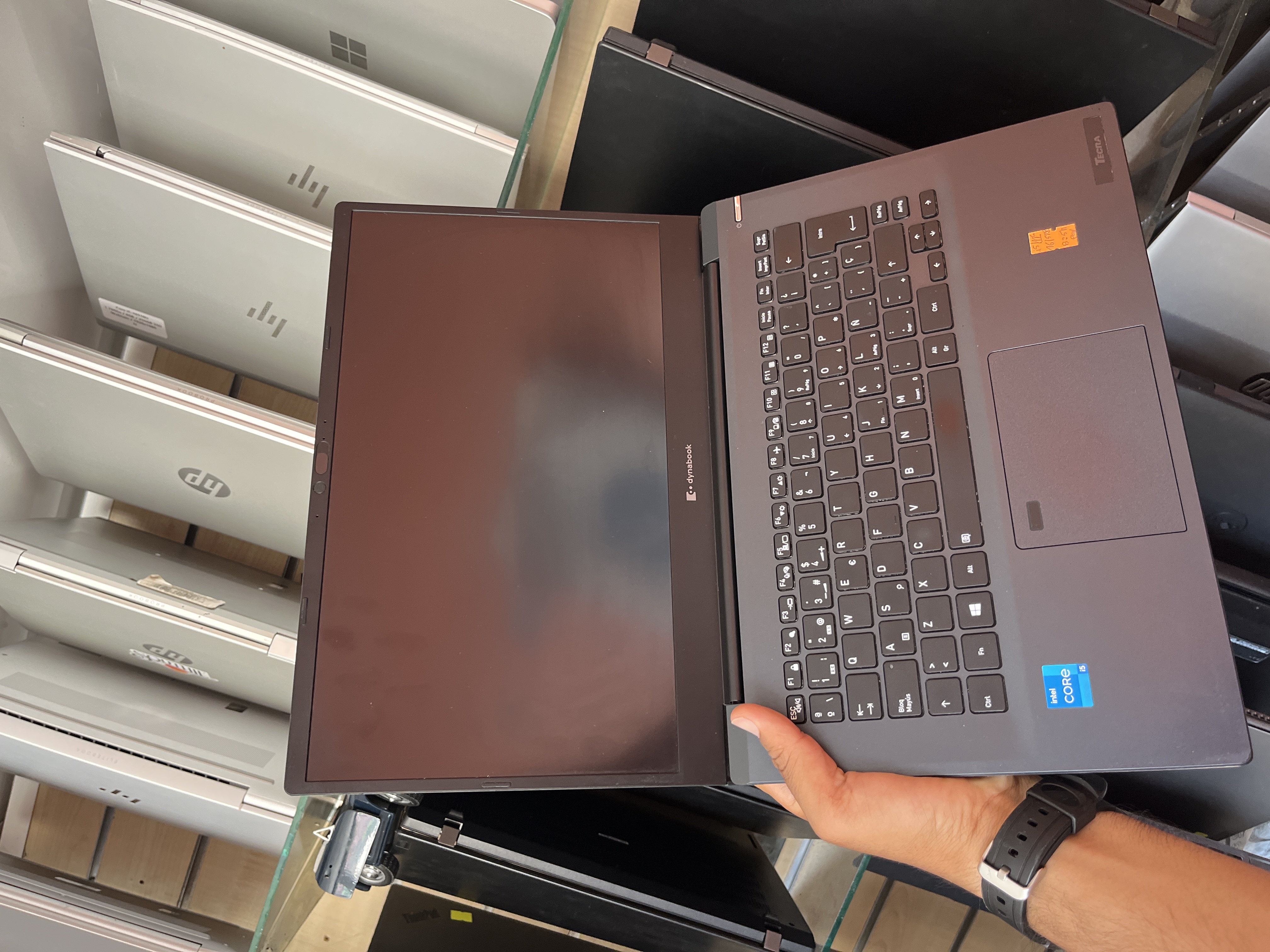 Dynabook Inc. TECRA A40-J - I5-1135G7 - 16GB - 512 - 14" - 64%