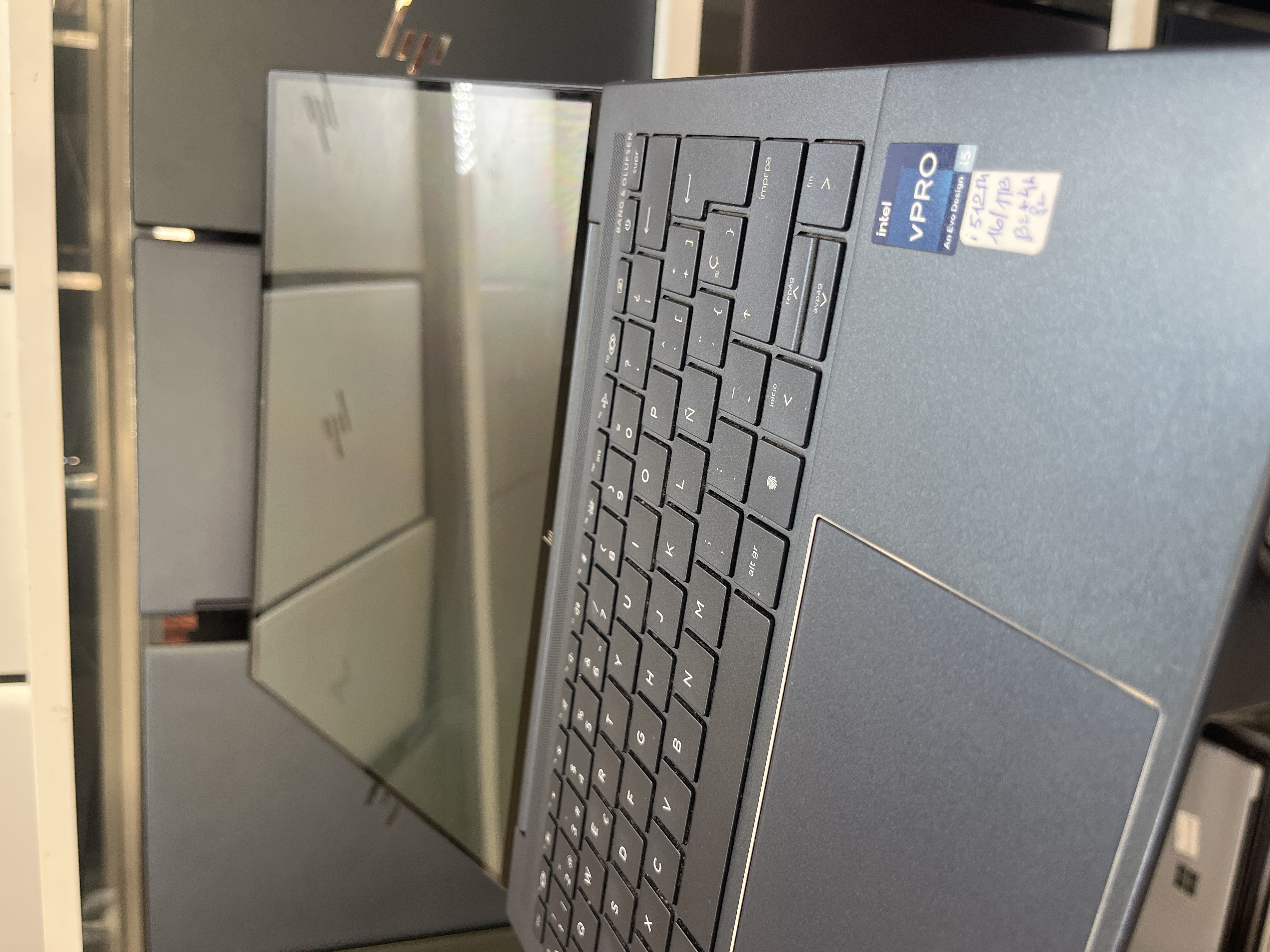 HP HP Elite Dragonfly 13.5 inch G3 Notebook PC - I5-1245U - 16GB - 1024 - 14" (tactile) - 1920x1280 FHD+ / 69% (716Cy)