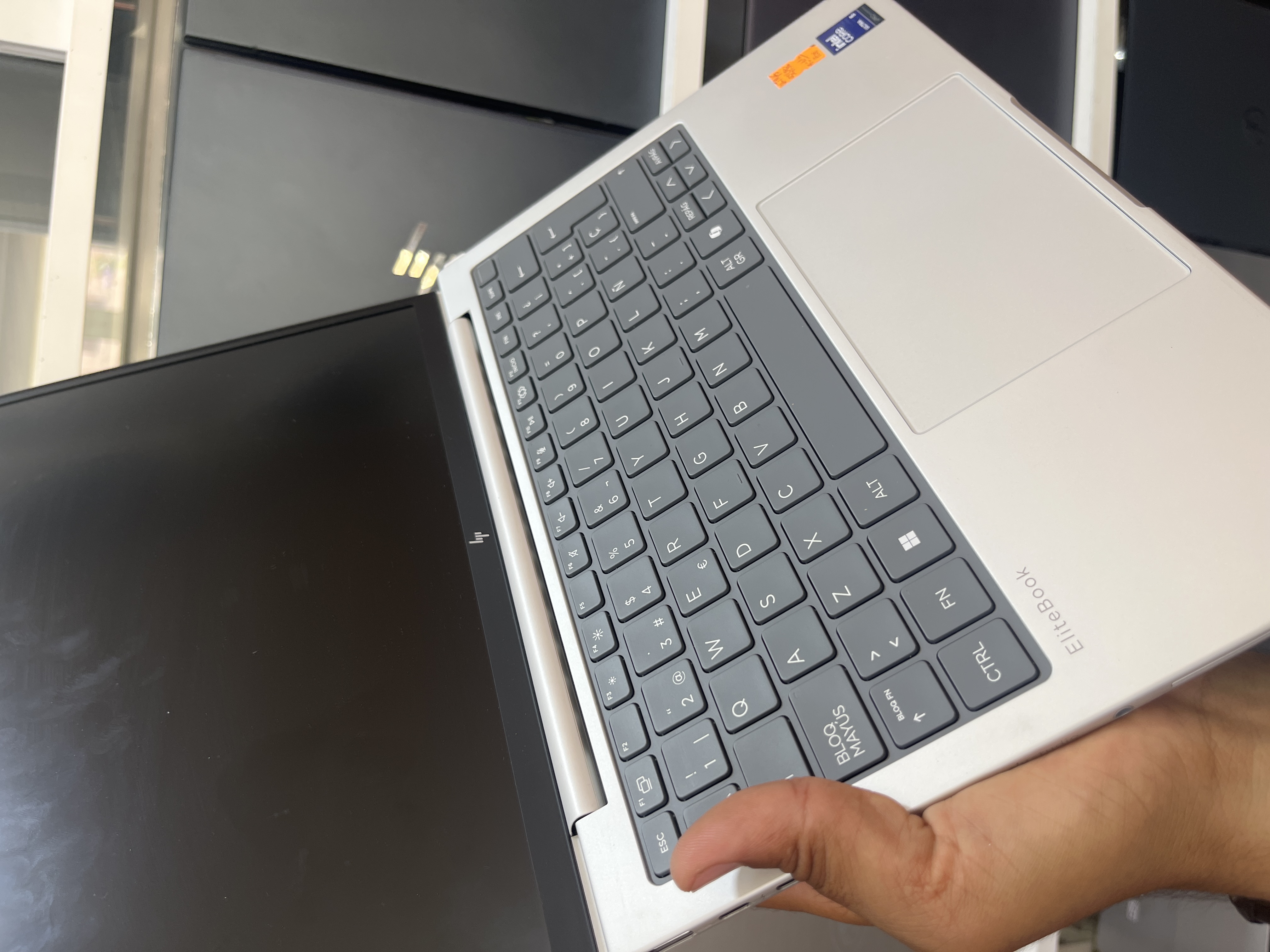 HP HP EliteBook 8 G1i 13 inch Notebook AI PC - Intel Core Ultra 5 235U - 32GB - 256 - 13" - 95% (10Cy)