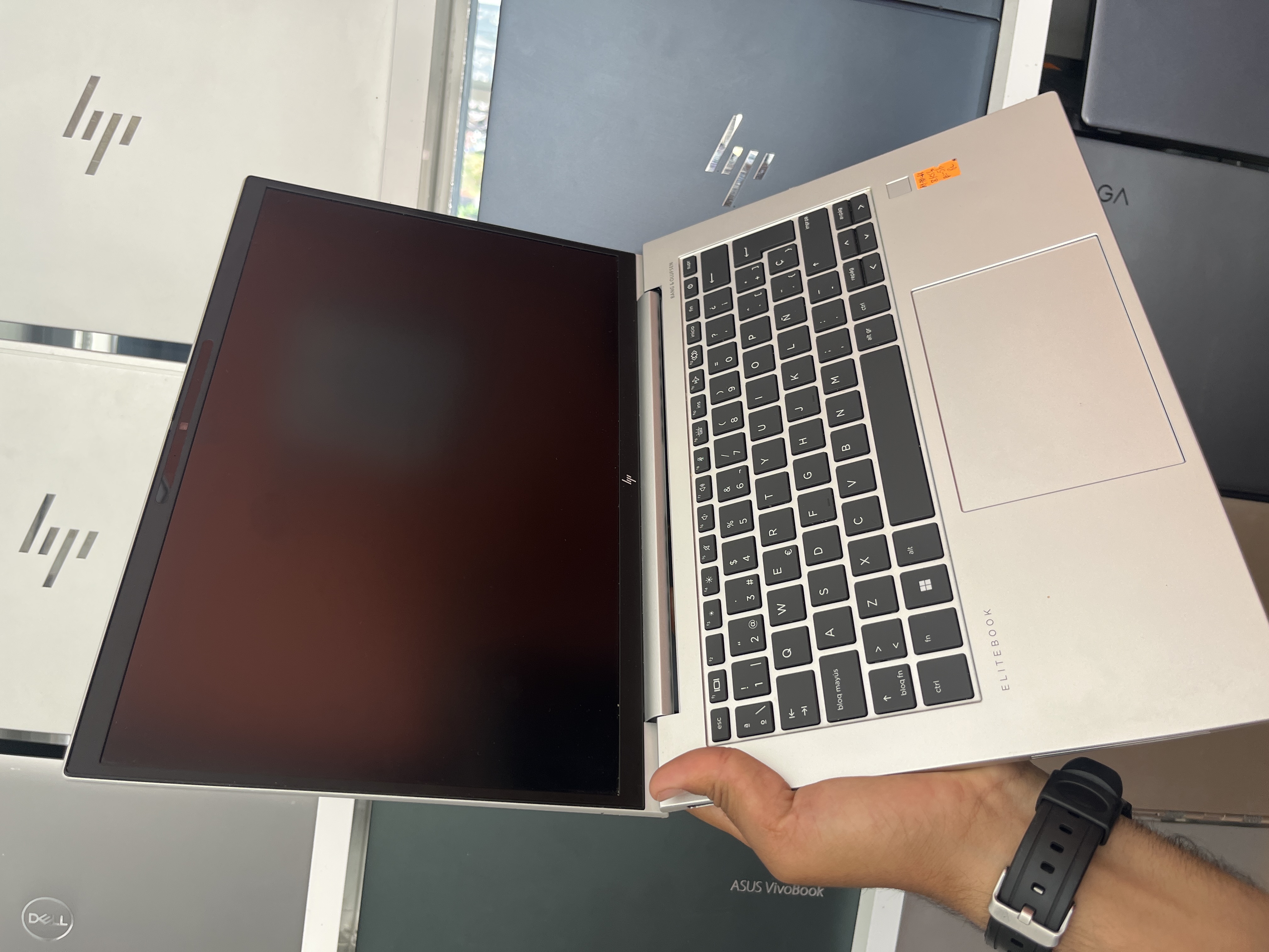 HP HP EliteBook 845 14 inch G9 Notebook PC - AMD Ryzen 7 PRO 6850U with Radeon Graphics - 8GB - 256 - 67% (286Cy)