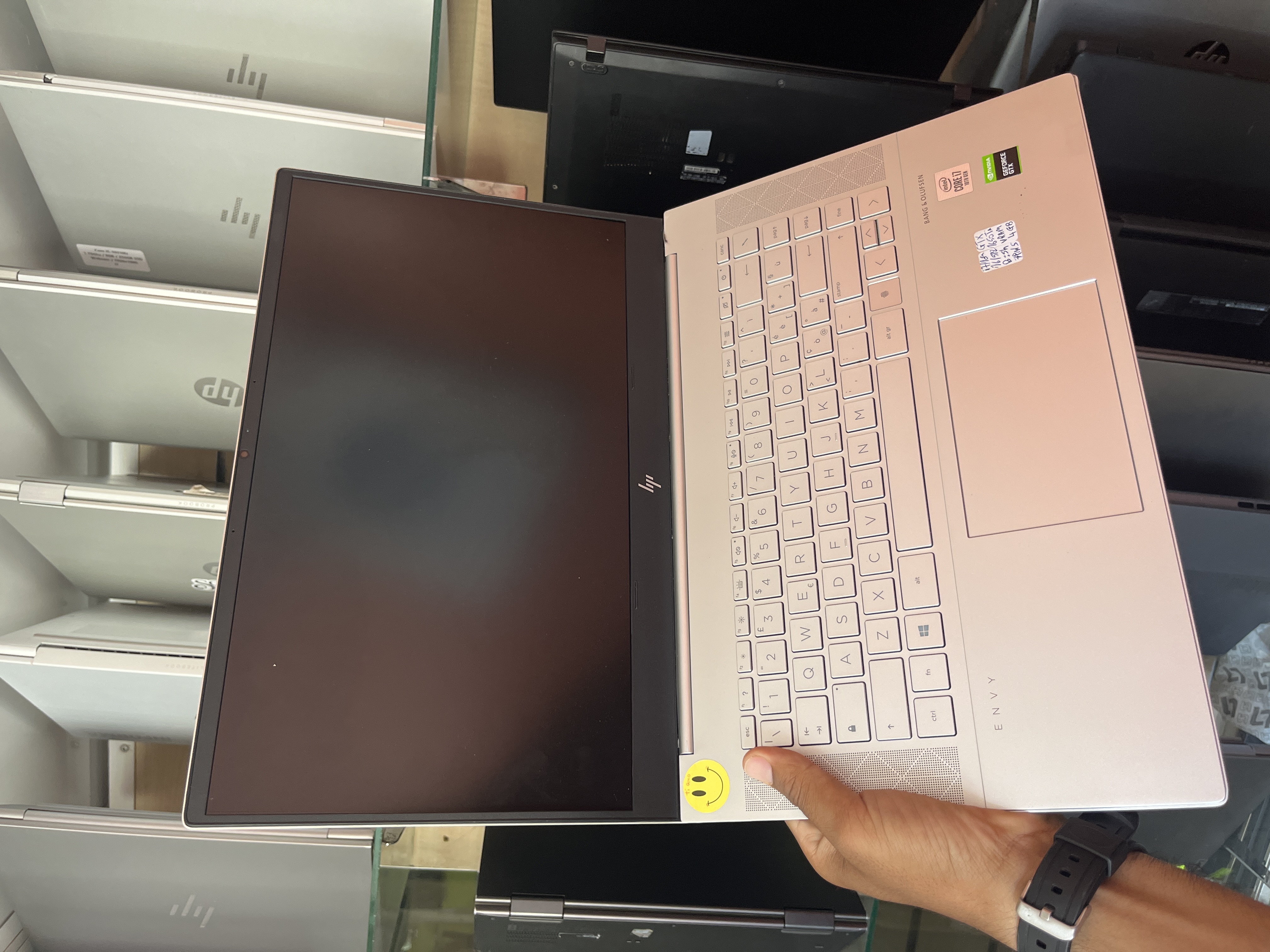 HP HP ENVY Laptop 15-ep0xxx - I7-10750H - 16GB - 512 - 15" - GeForce GTX 1650 Ti / 100% (209Cy)