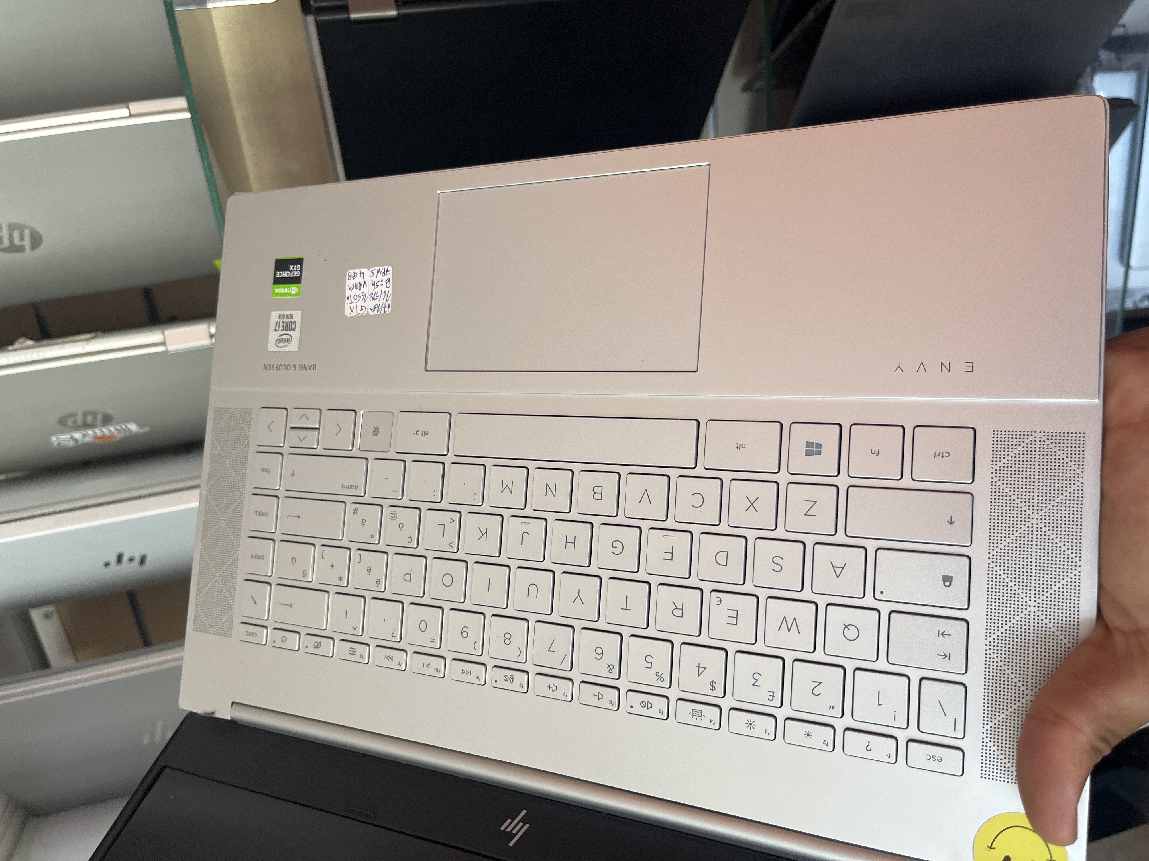 HP HP ENVY Laptop 15-ep0xxx - I7-10750H - 16GB - 512 - 15" - GeForce GTX 1650 Ti / 100% (209Cy)