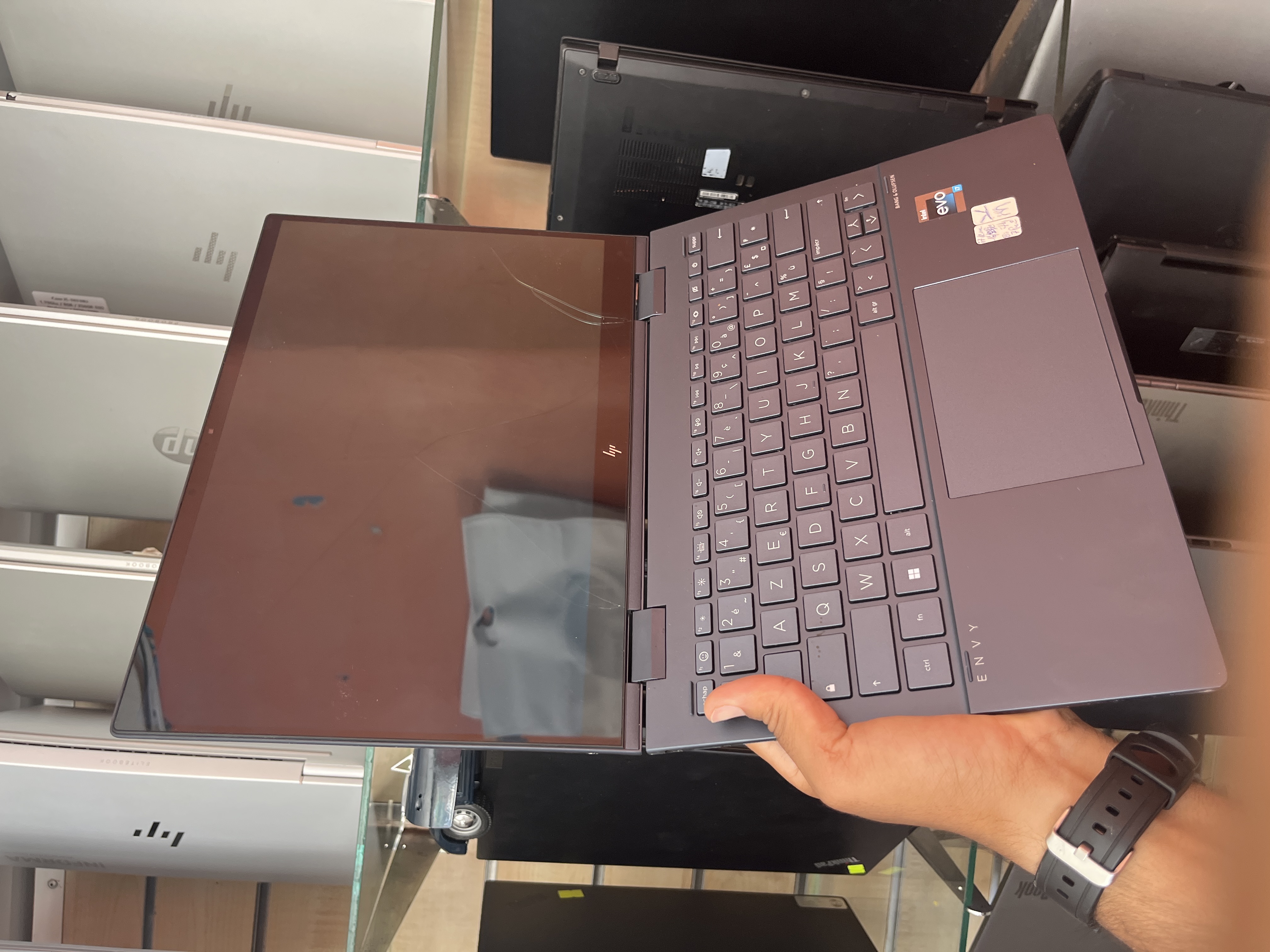 HP HP ENVY x360 2-in-1 Laptop 13-bf0xxx - I7-1250U - 16GB - 256 - 14" (tactile) - 2880x1800 2.8K / 84%