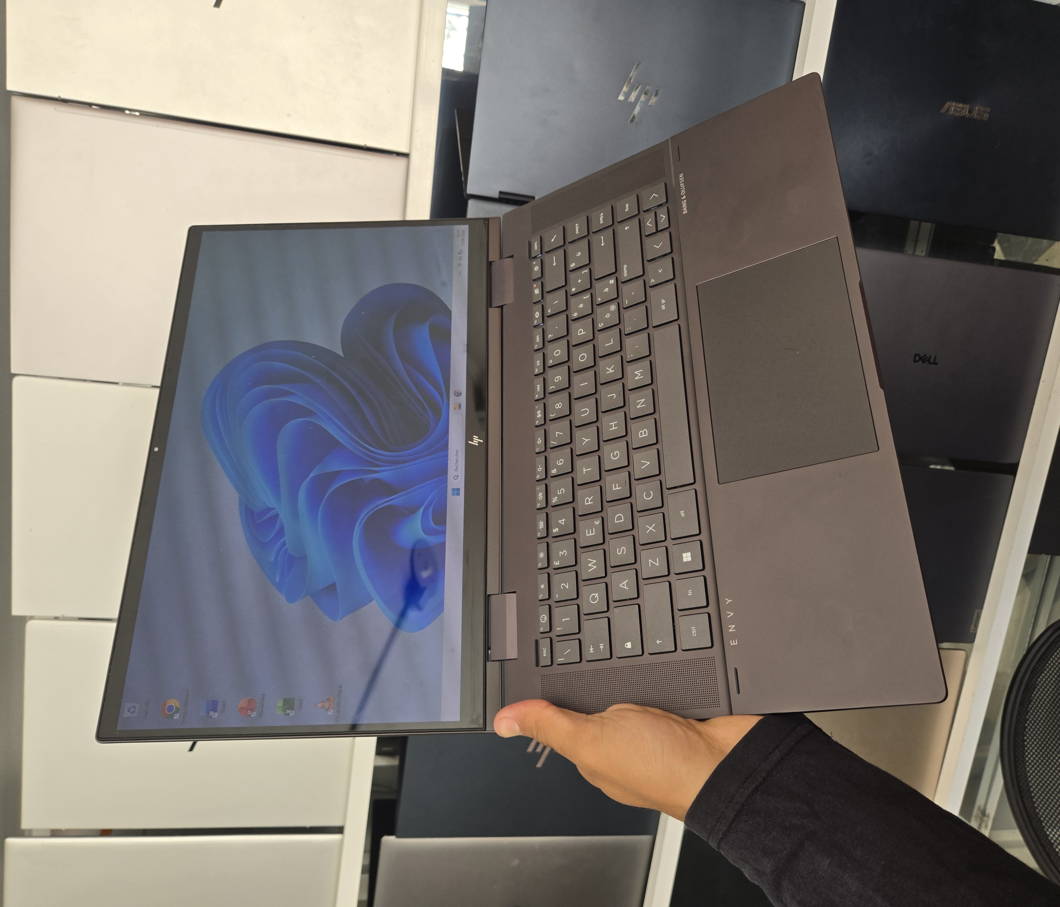 HP HP ENVY x360 2-in-1 Laptop 15-ey0xxx - Ryzen 7 5825U - 16GB - 512 - 15" (tactile) - 96%