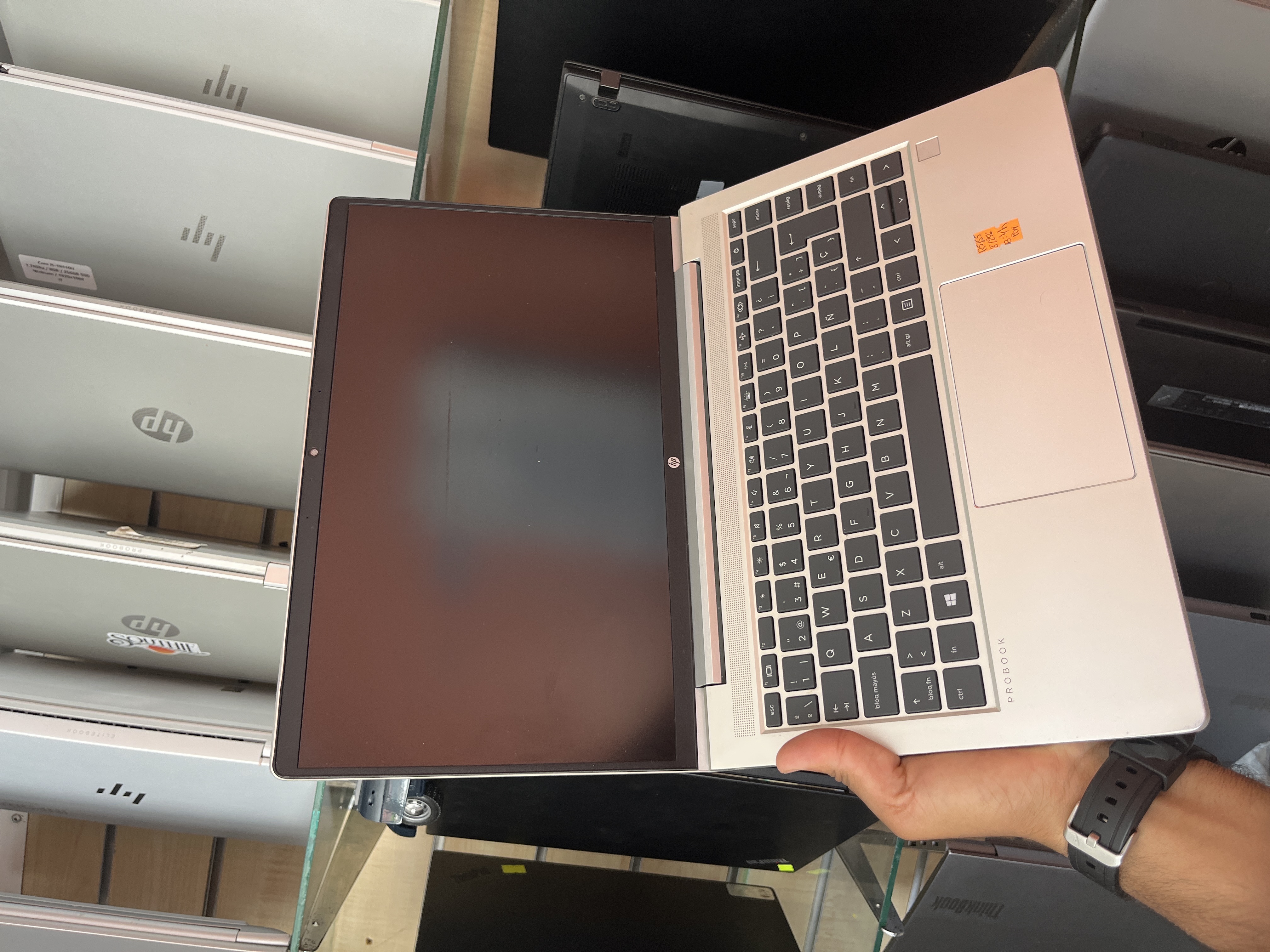 HP HP ProBook 445 G8 Notebook PC - Ryzen 5 5600U - 8GB - 256 - 14" - 72% (655Cy) - Ryzen 5 5600U - 8GB - 256 - 14" - 72% (655Cy)