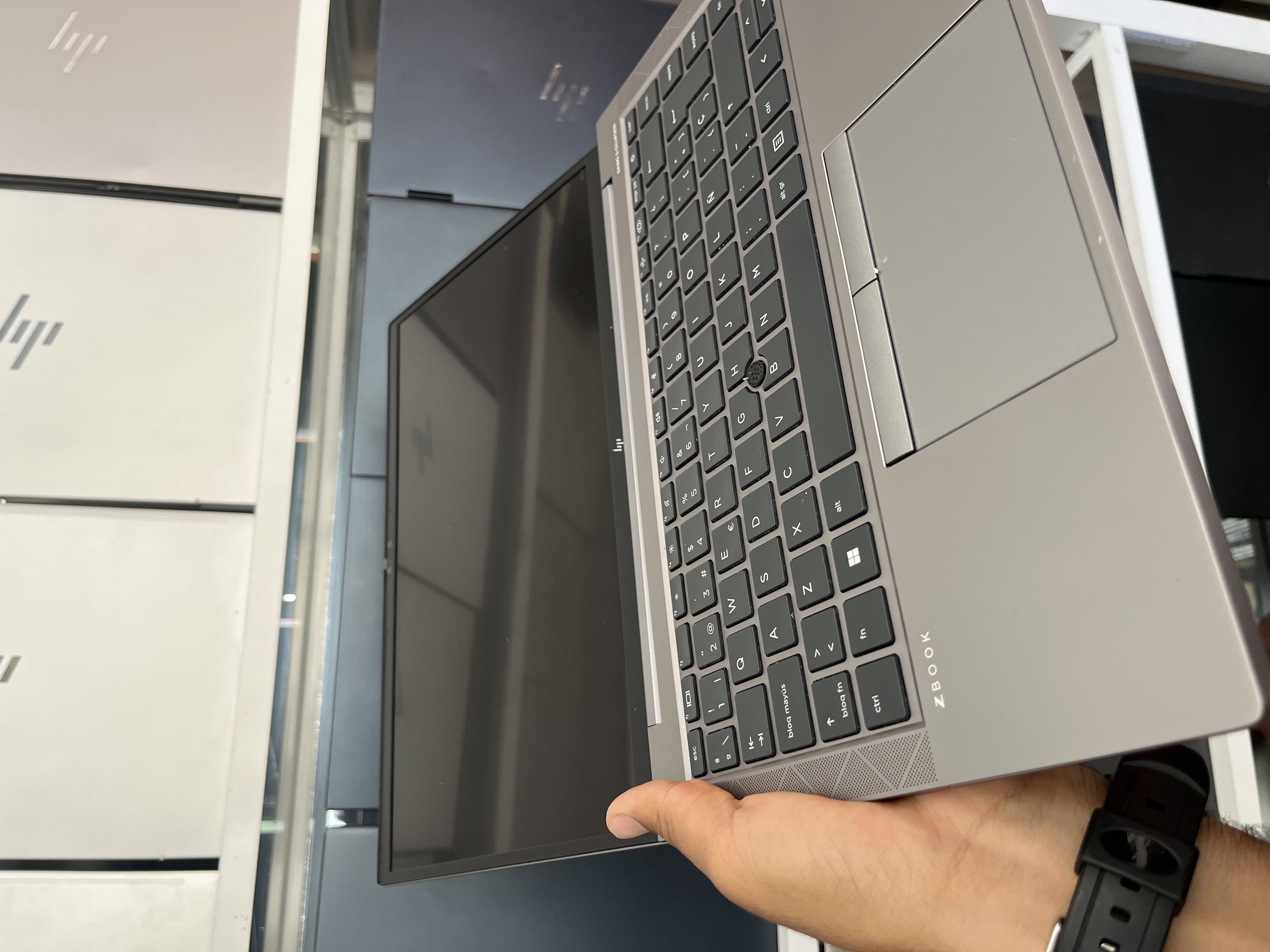HP HP ZBook Firefly 14 inch G8 Mobile Workstation PC - I7-1185G7 - 16GB - 256 - 14" (tactile) - 75% (320Cy)