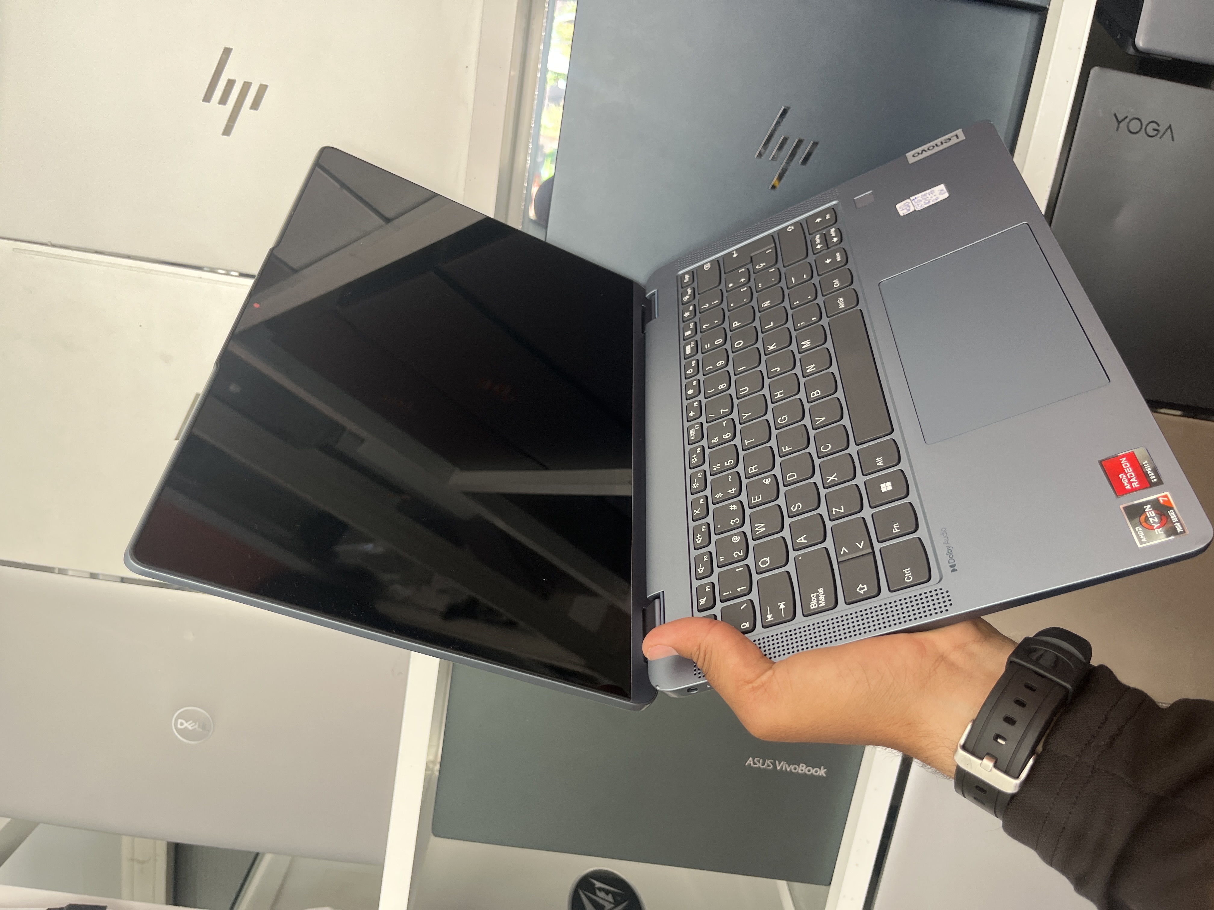 LENOVO IdeaPad Flex 5 14ABR8 - Ryzen 7 7730U - 16GB - 512 - 14" (tactile) - 94% (55Cy)