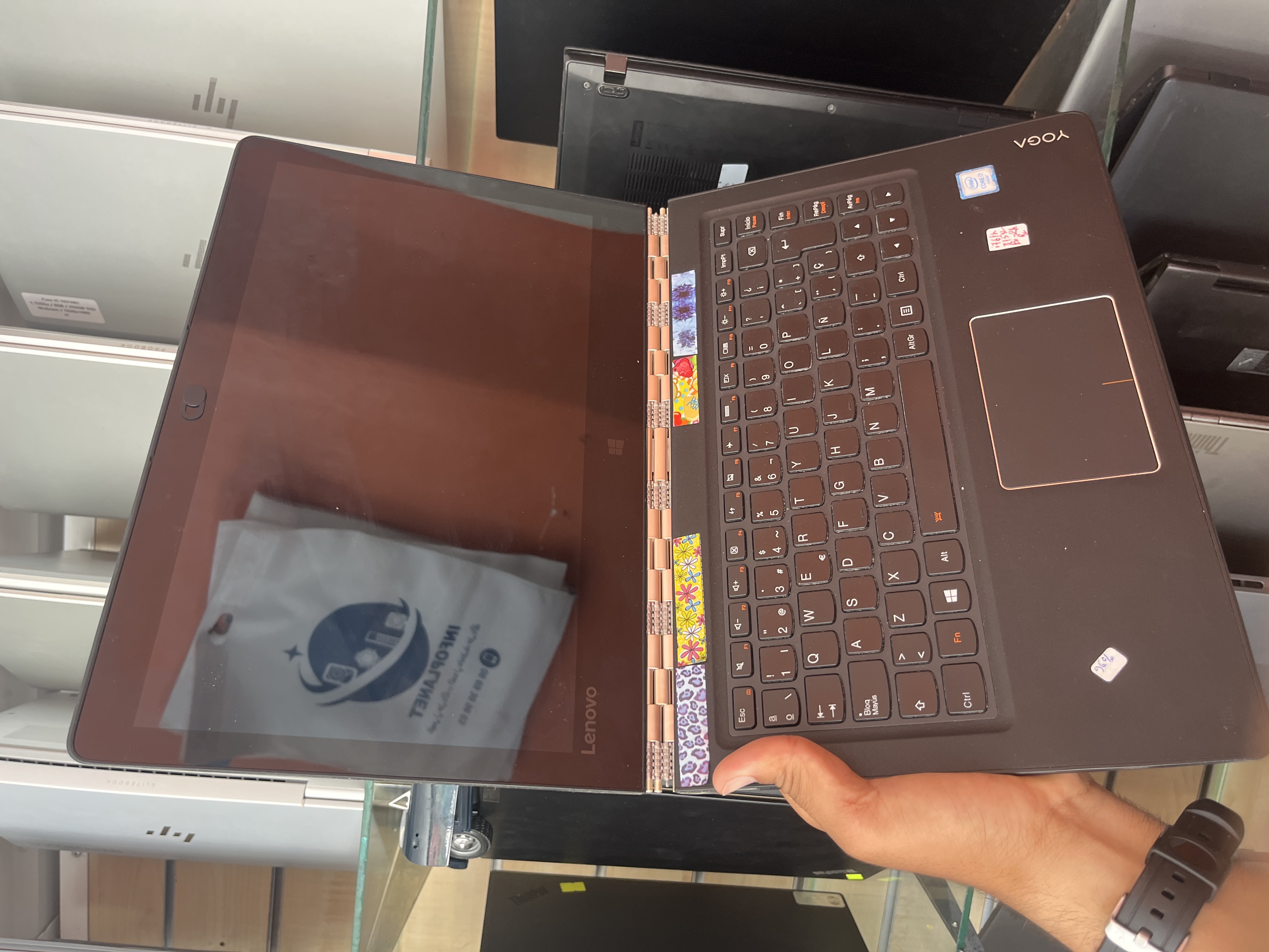 LENOVO Lenovo YOGA 900-13ISK2 - I7-6560U - 8GB - 512 - 13" (tactile) - 3200x1800 3.2K / 80%