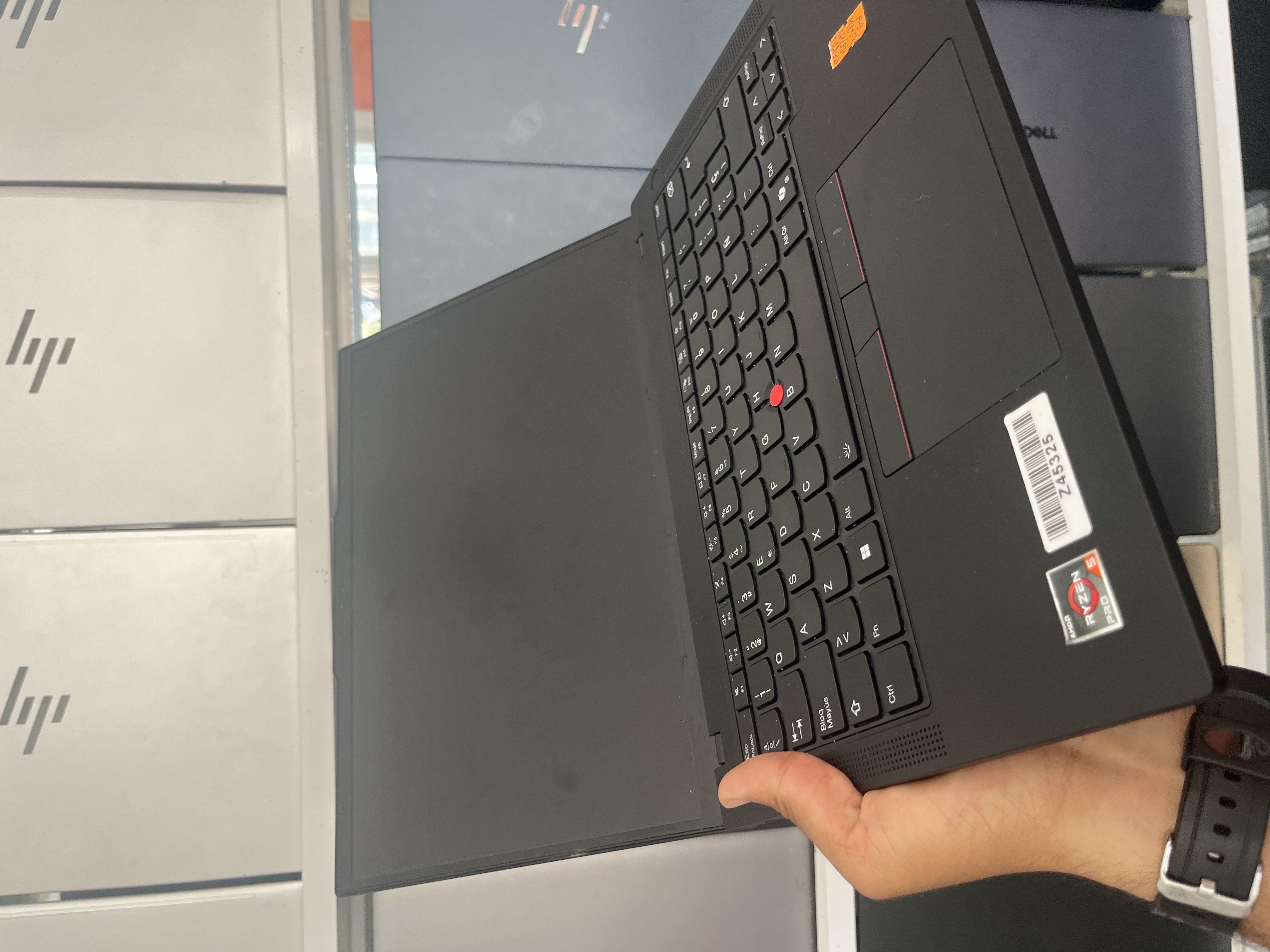 LENOVO ThinkPad T14 Gen 5 - AMD Ryzen 5 PRO 8540U w/ Radeon 740M Graphics - 16GB - 512 - 14" - 96% (57Cy)