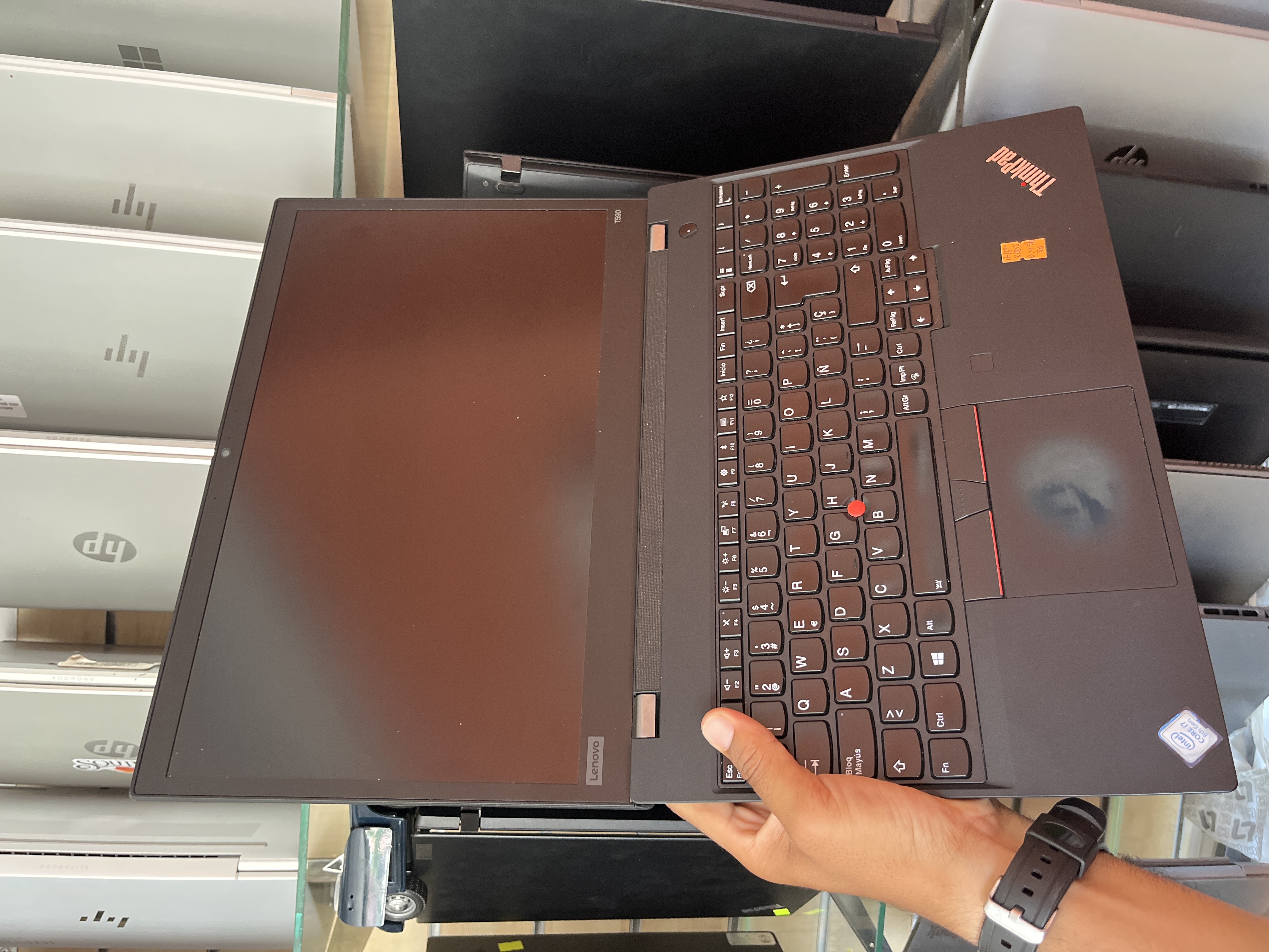 LENOVO ThinkPad T590 - I7-8565U - 8GB - 256 - 15" - 1920x1080 FHD / 68% (957Cy)