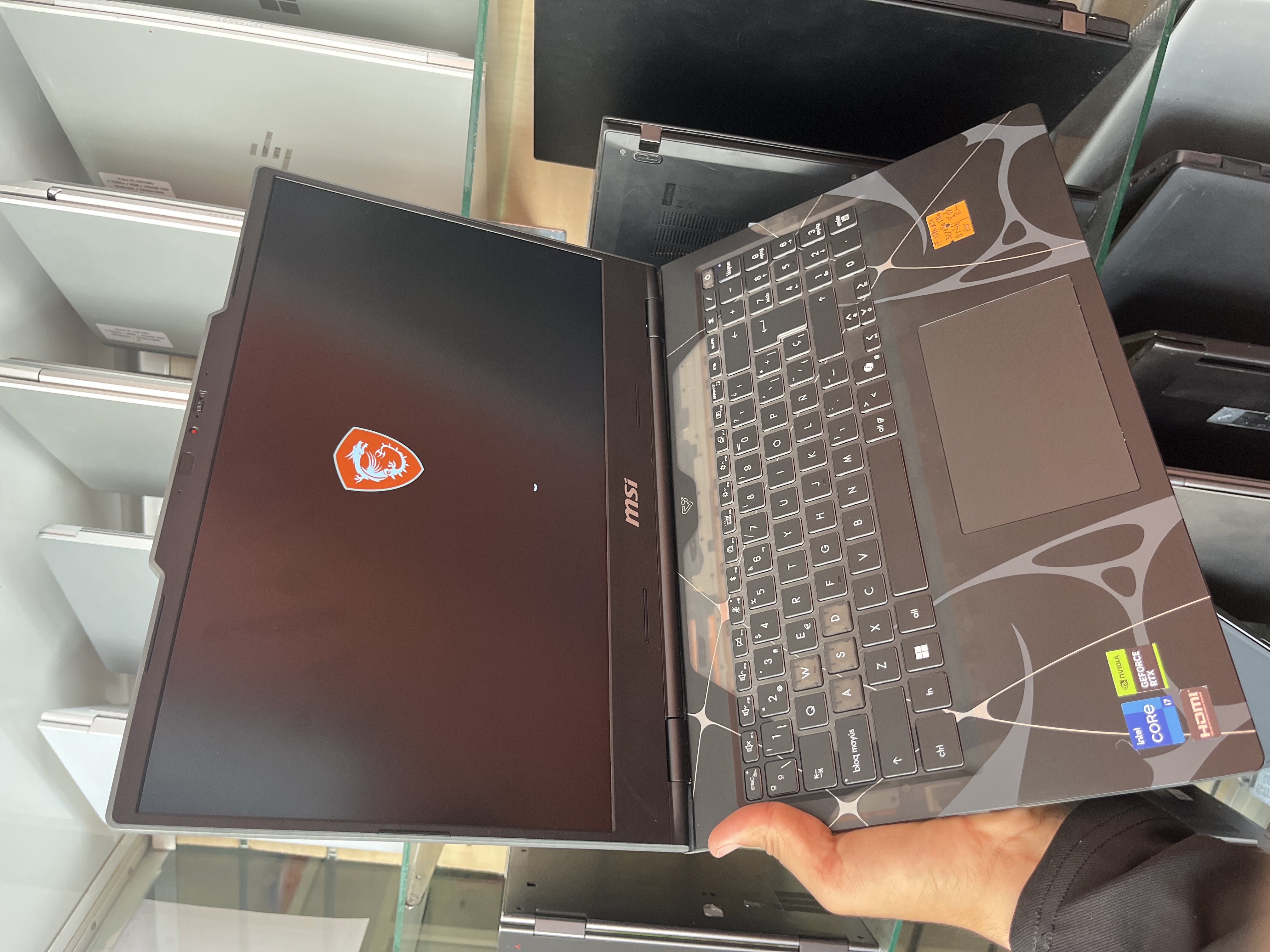 Micro-Star International Co., Ltd. Cyborg 15 B13WFKG - I7-13620H - 32GB - 1024 - 15" - GeForce RTX 5060 Laptop GPU / 100%
