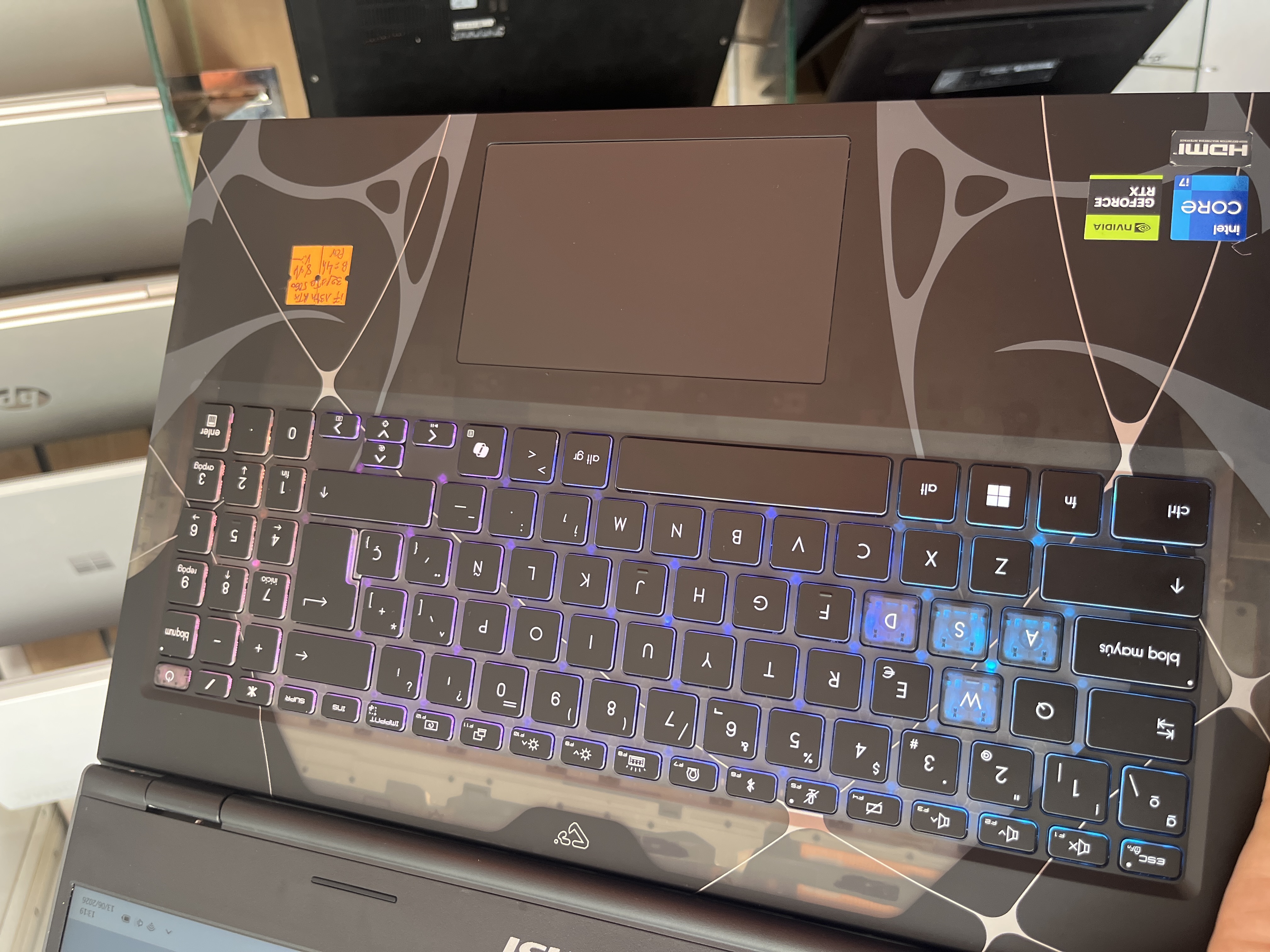 Micro-Star International Co., Ltd. Cyborg 15 B13WFKG - I7-13620H - 32GB - 1024 - 15" - GeForce RTX 5060 Laptop GPU / 100%