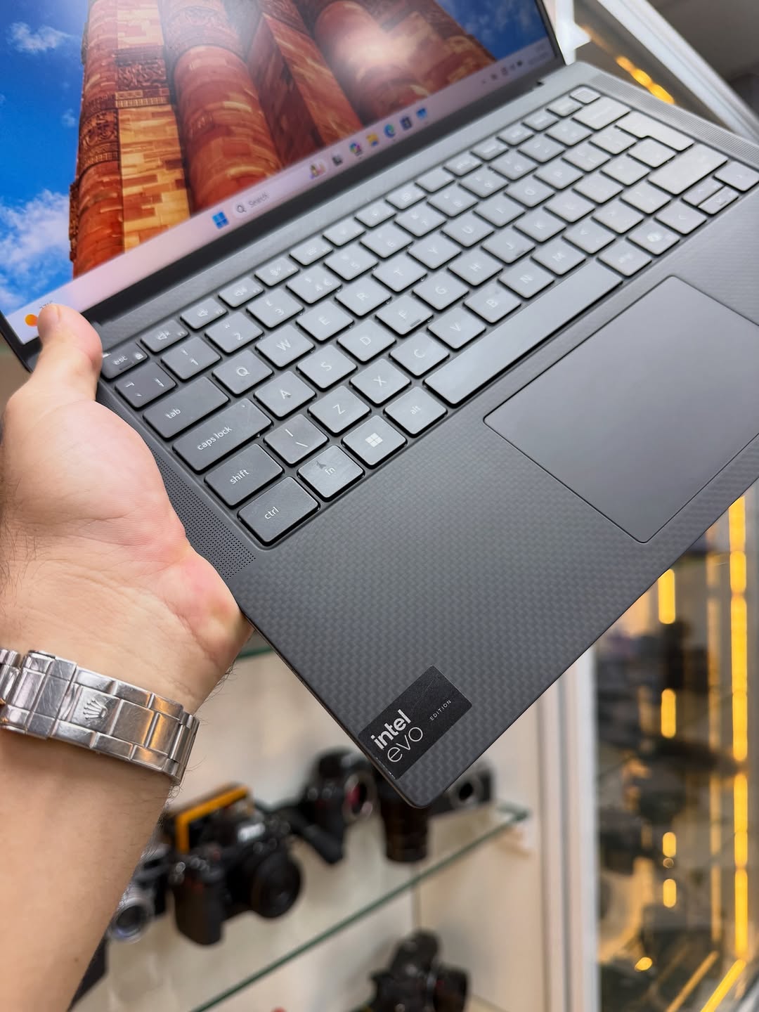 Dell Inc. Precision 5490 - Intel Core Ultra 7 165H - 32GB - 1024 - 14" - RTX 2000 Ada Generation Laptop GPU / 100% (5Cy)