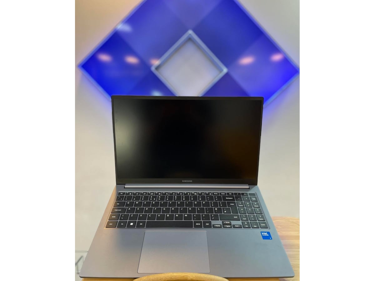 SAMSUNG 750XFG - I7-1355U - 16GB - 256 - 15" - 100% (11Cy)